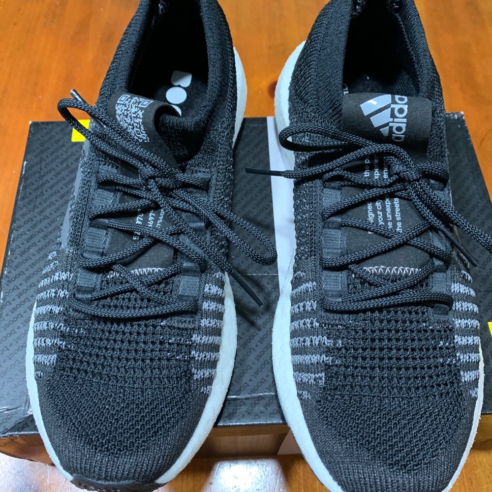 Adidas PulseBoost HD Black and Grey Size 91/2